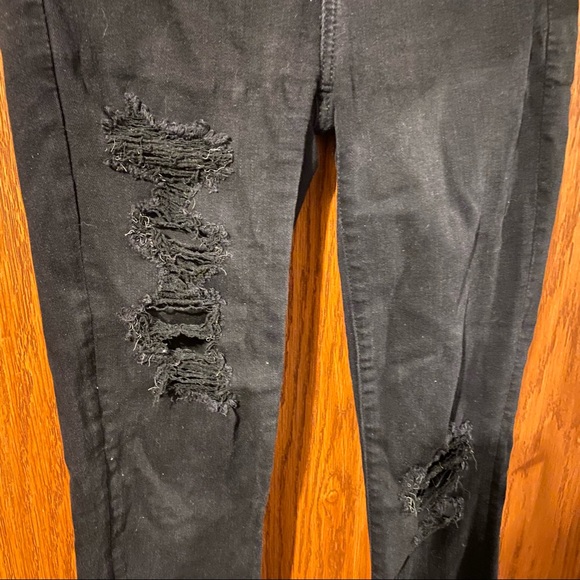 American Eagle Black Ripped Skinny Jeans - Picture 3 of 5